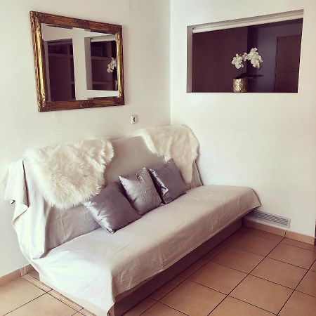 Lily Apartment Koper Ngoại thất bức ảnh