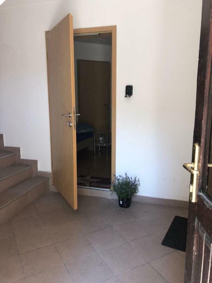 Lily Apartment Koper Ngoại thất bức ảnh